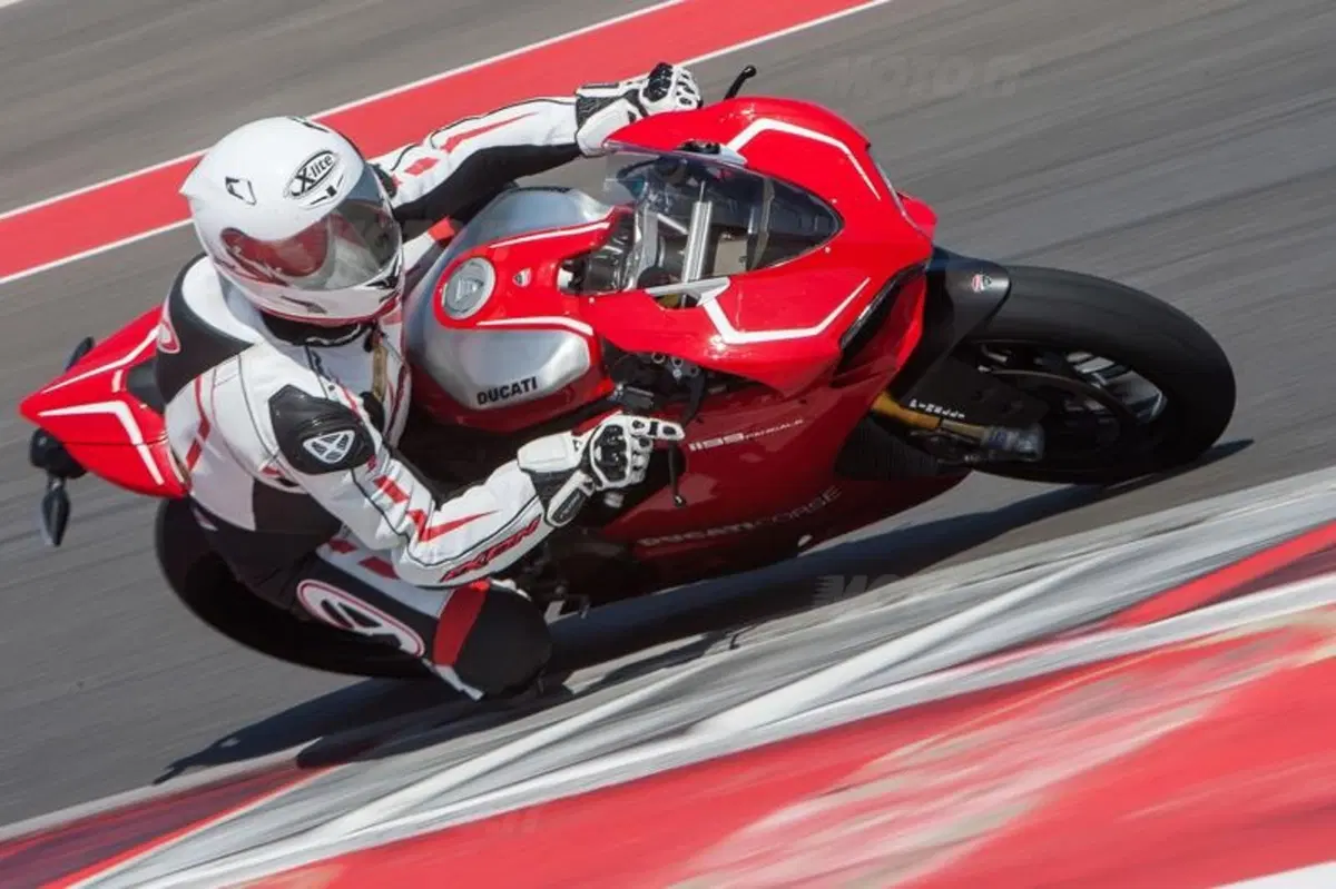 Ducati 1199 Panigale R  (15)