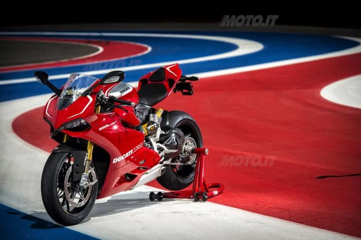 Ducati 1199 Panigale R  (18)