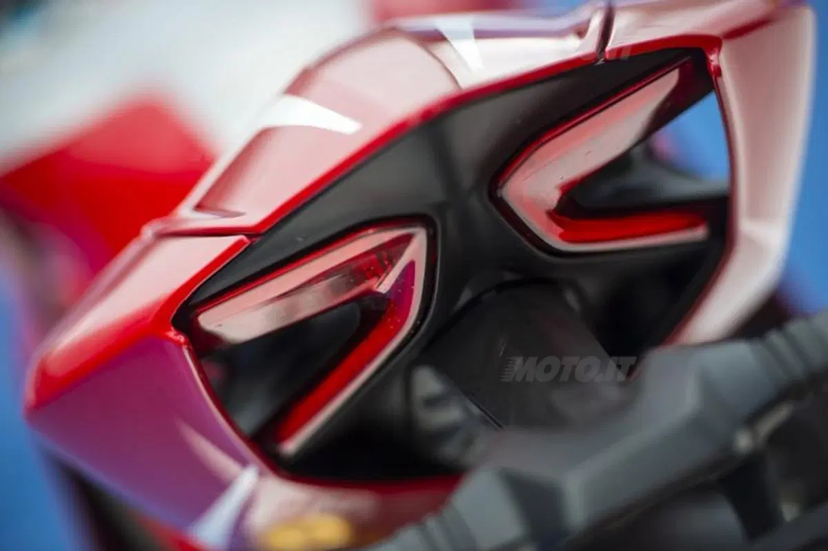 Ducati 1199 Panigale R  (32)