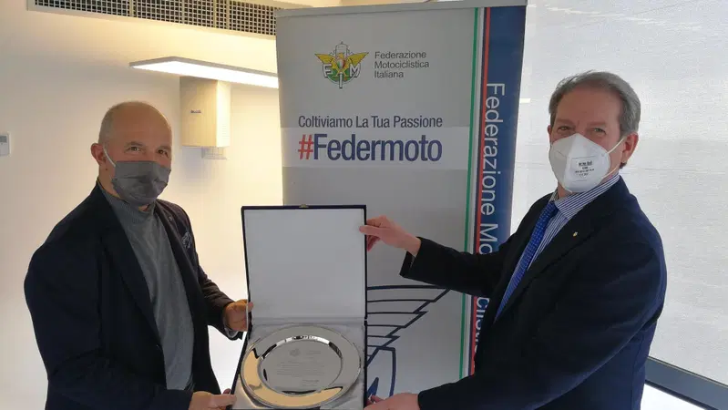Dakar 2021: Franco Picco premiato dal Presidente FMI Giovanni Copioli