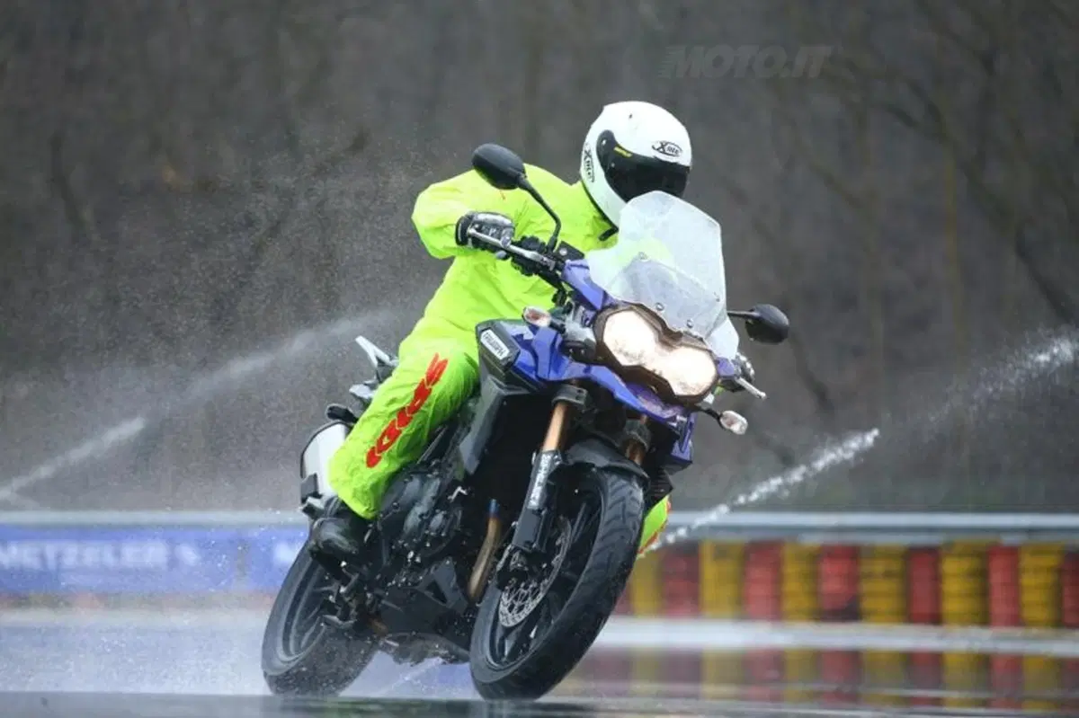 Test Metzeler Tourance Next. Il nuovo pneumatico maxi enduro vince anche sul bagnato  (4)