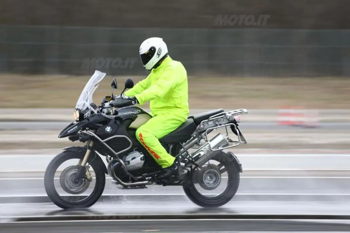 Test Metzeler Tourance Next. Il nuovo pneumatico maxi enduro vince anche sul bagnato  (9)