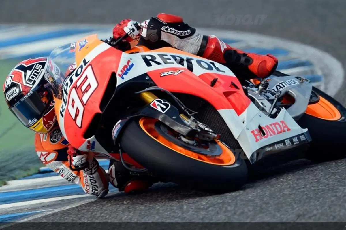 Rossi: "Me la posso giocare con Lorenzo", e gli altri non stanno a guardare (7)