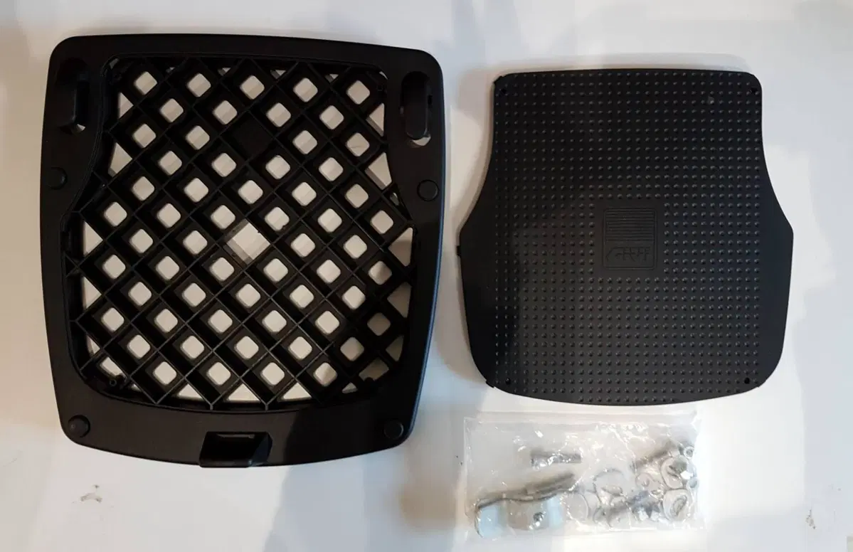 PIASTRA PORTAVALIGIA UNIVERSALE GIVI E250