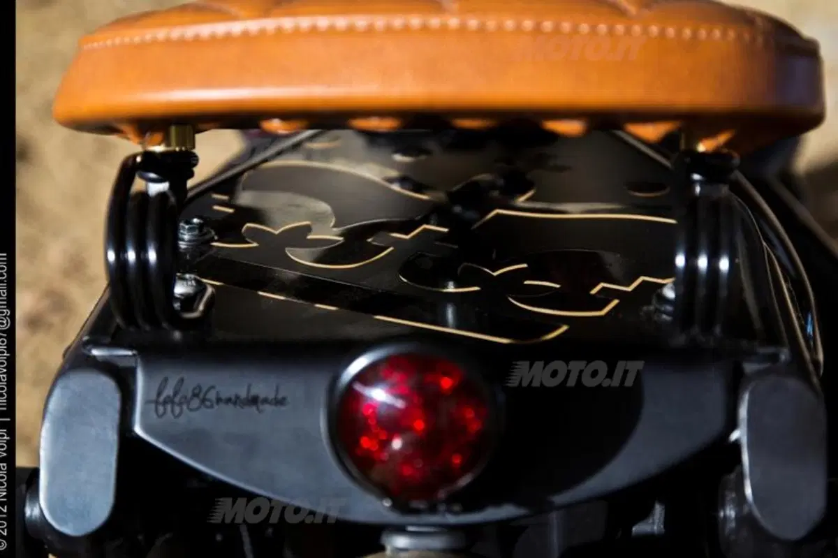 CML Classic Special: Triumph Thruxton Queen Elizabeth Coronation (8)