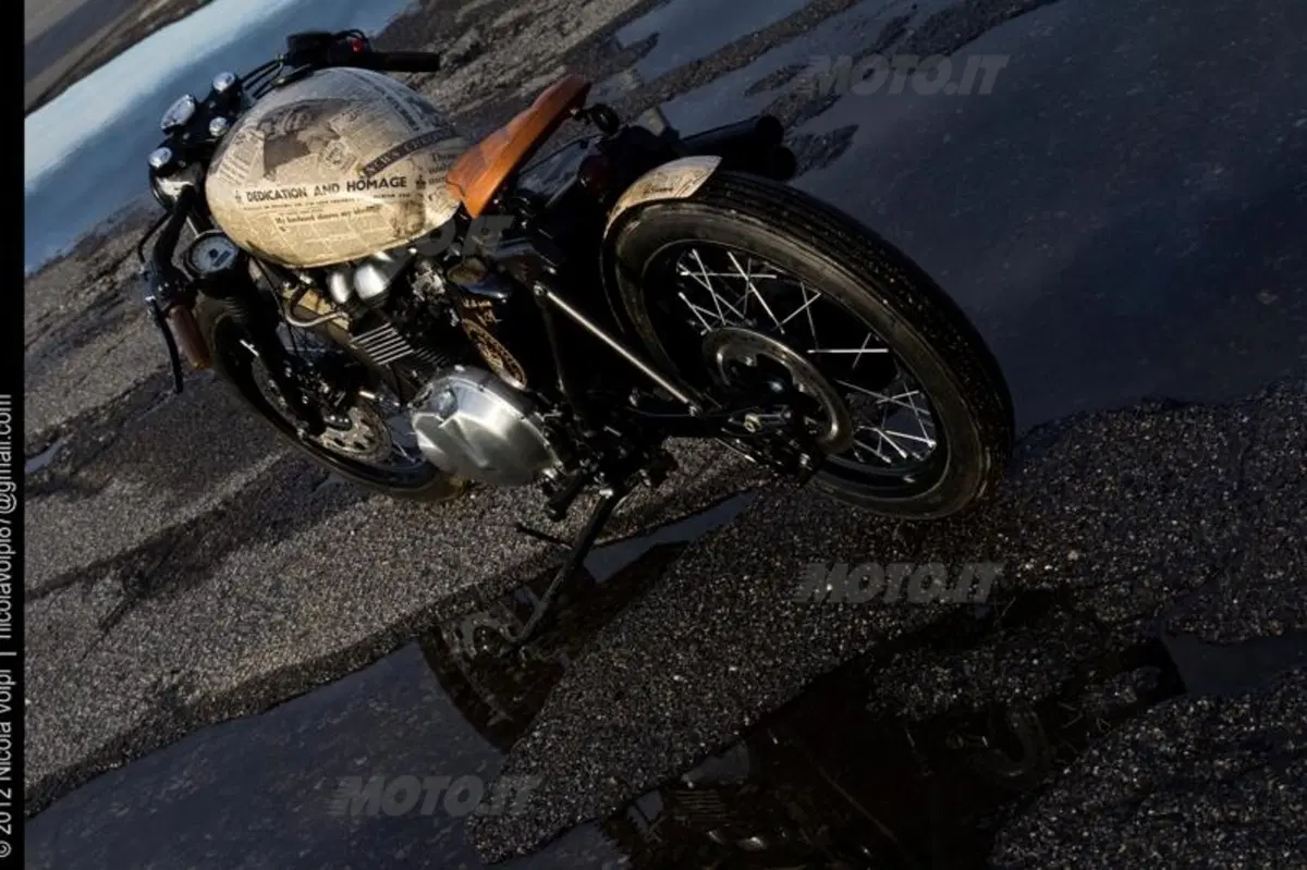 CML Classic Special: Triumph Thruxton Queen Elizabeth Coronation (15)