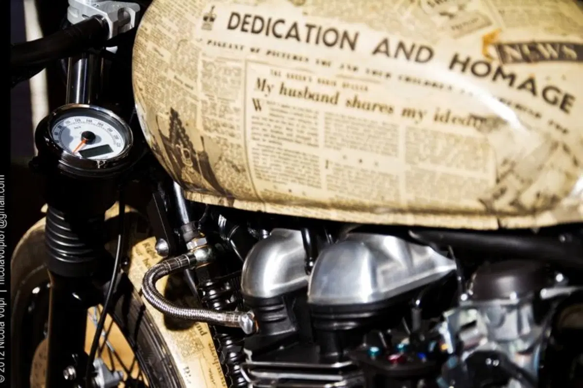 CML Classic Special: Triumph Thruxton Queen Elizabeth Coronation (18)