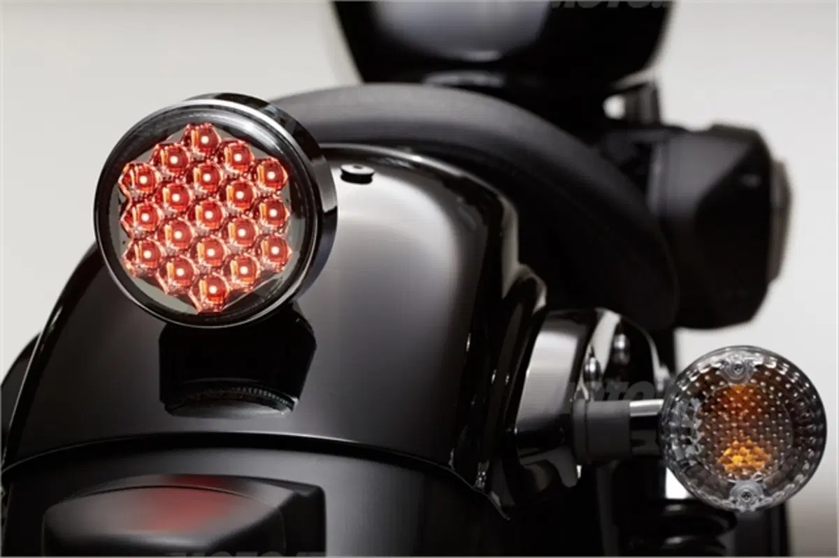 Yamaha: due custom per il mercato USA (12)