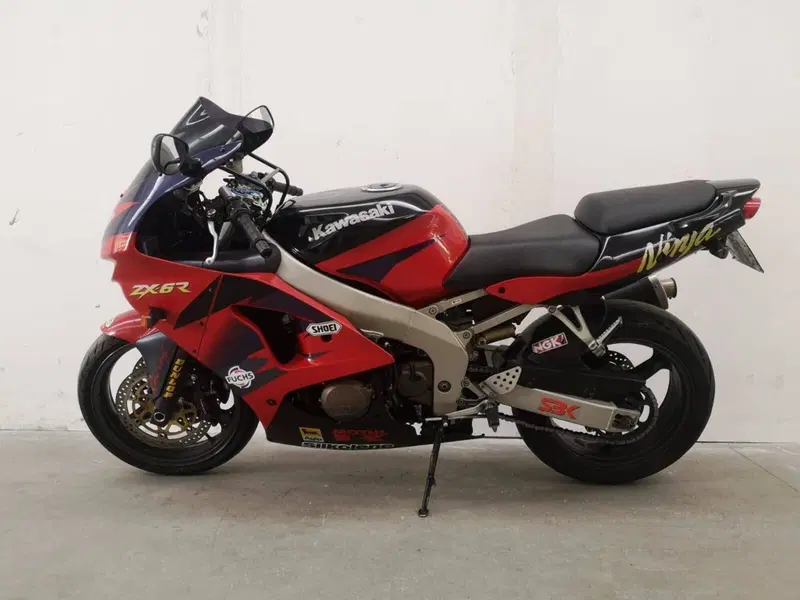 Kawasaki ZX-6R (3)