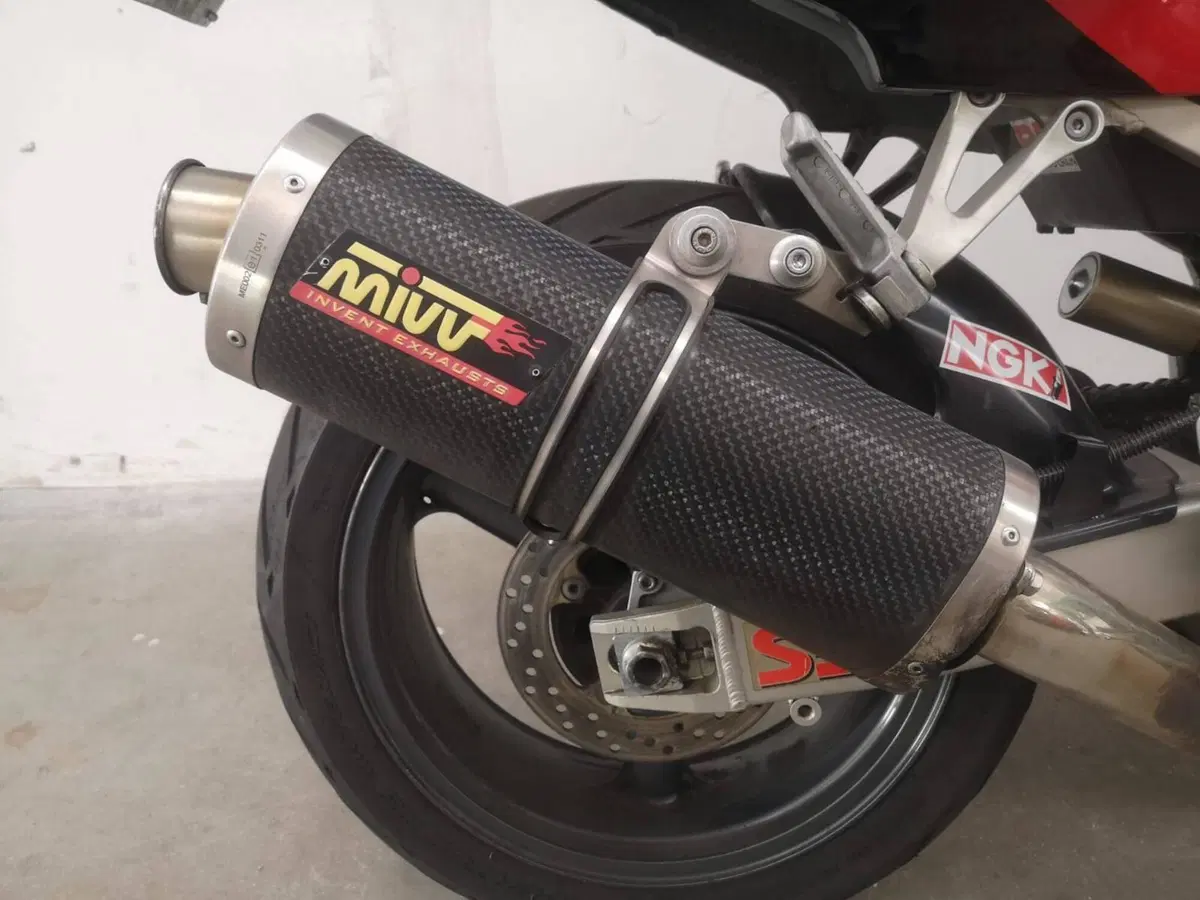 Kawasaki ZX-6R (6)