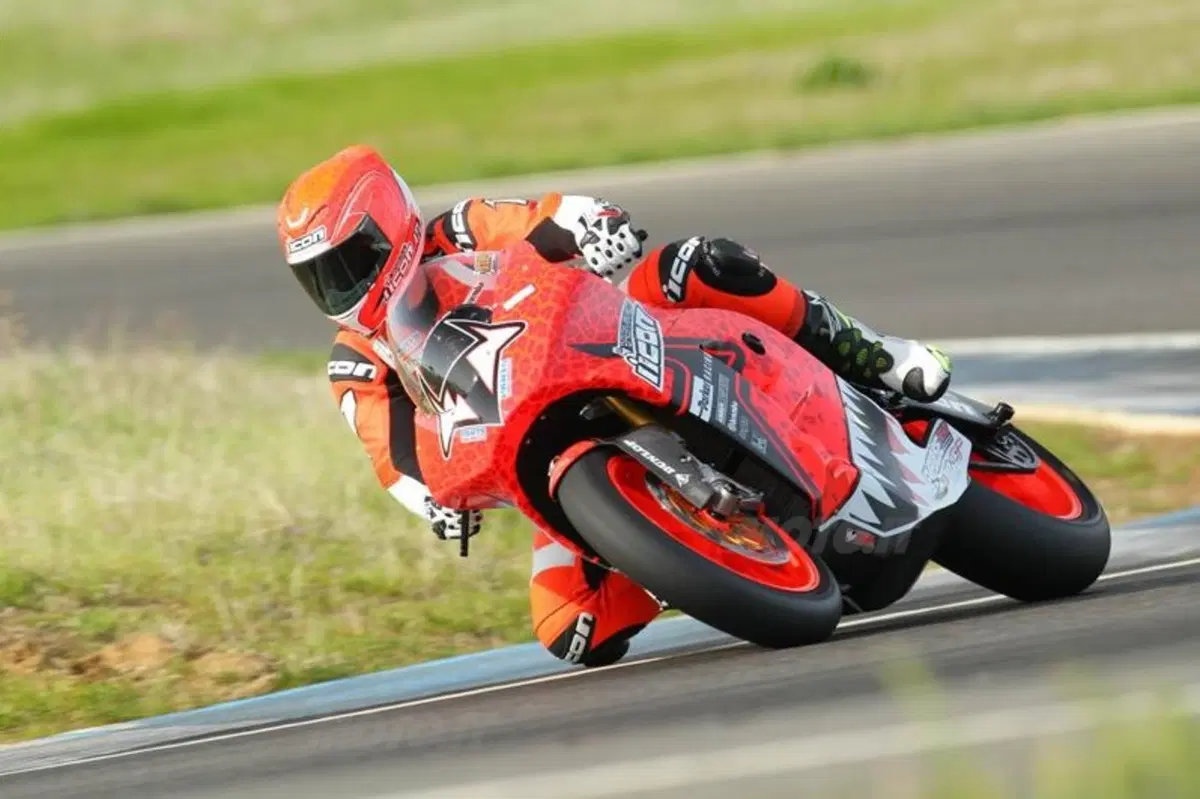 Bostrom e Atlas con le Empulse RR nel campionato TTXGP (3)