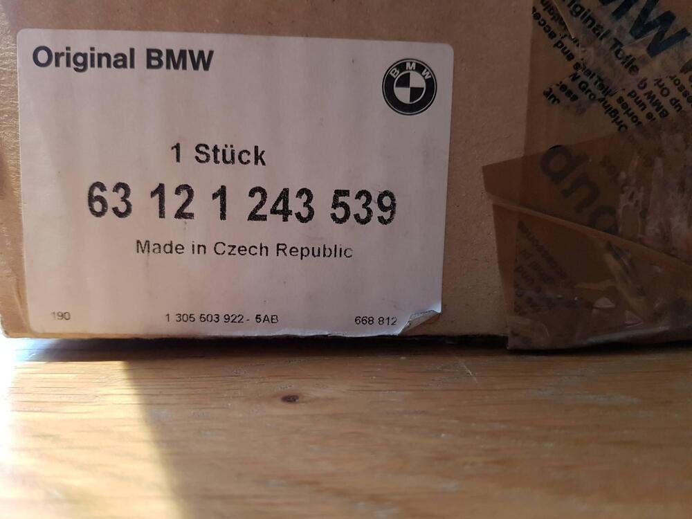 Anello di fissaggio faro BMW (3)