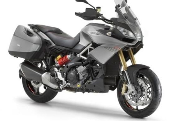 Aprilia Caponord 1200 in mostra per un mese allo Spazio Broletto