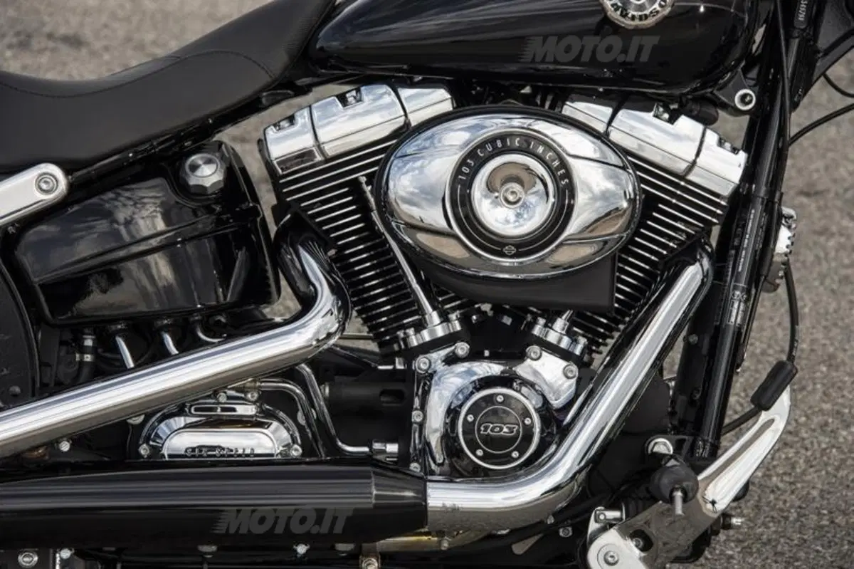 Harley-Davidson Softail Breakout  (29)