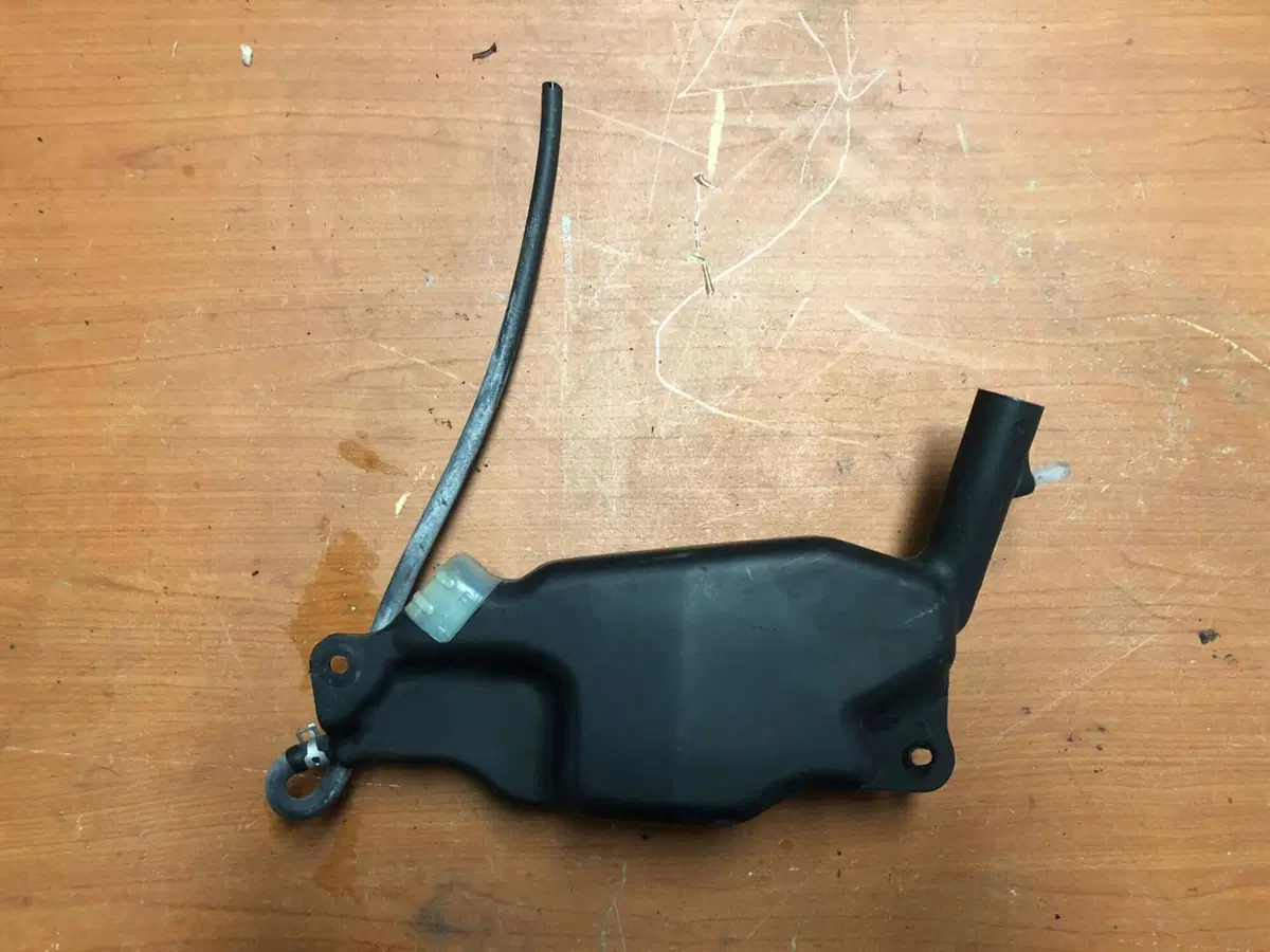 Vaschetta liquido radiatore Suzuki SV650S '99-'02 (3)