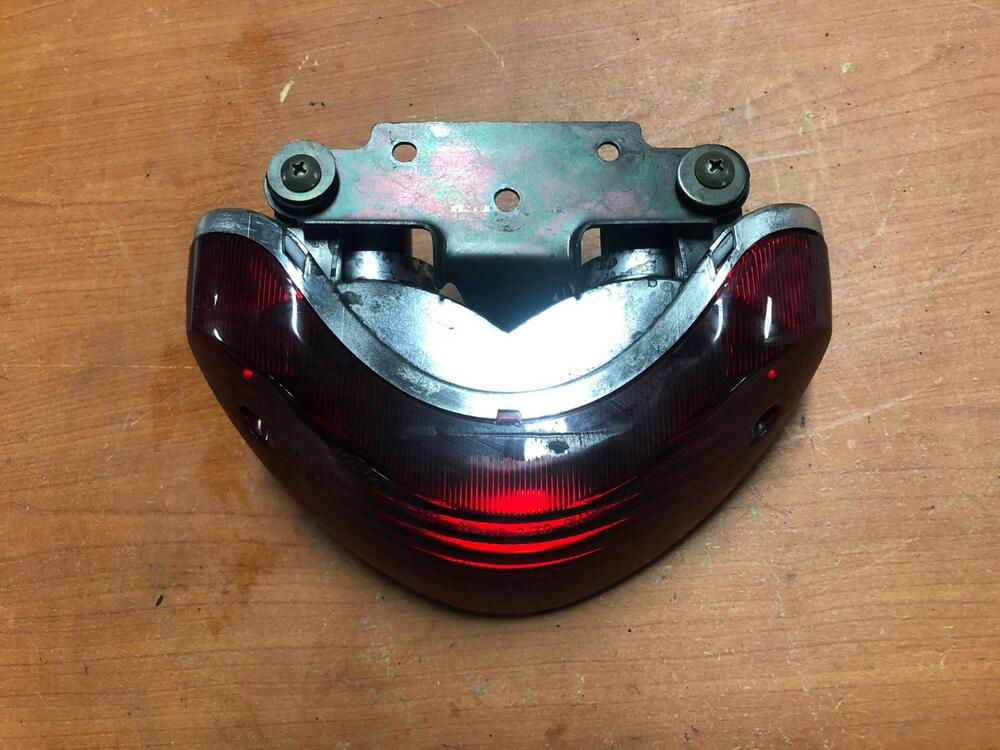 Faro posteriore Suzuki SV 650 S '99-'02 (3)