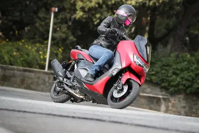 Yamaha NMAX 125 TEST: piccolo premium