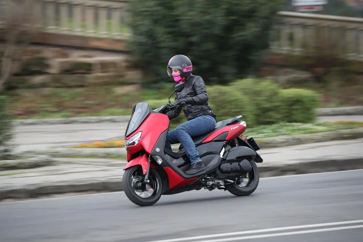 Yamaha NMAX 125 (8)