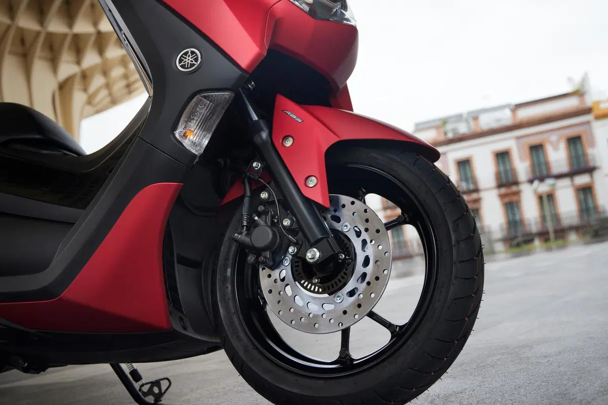 Yamaha NMAX 125 (12)