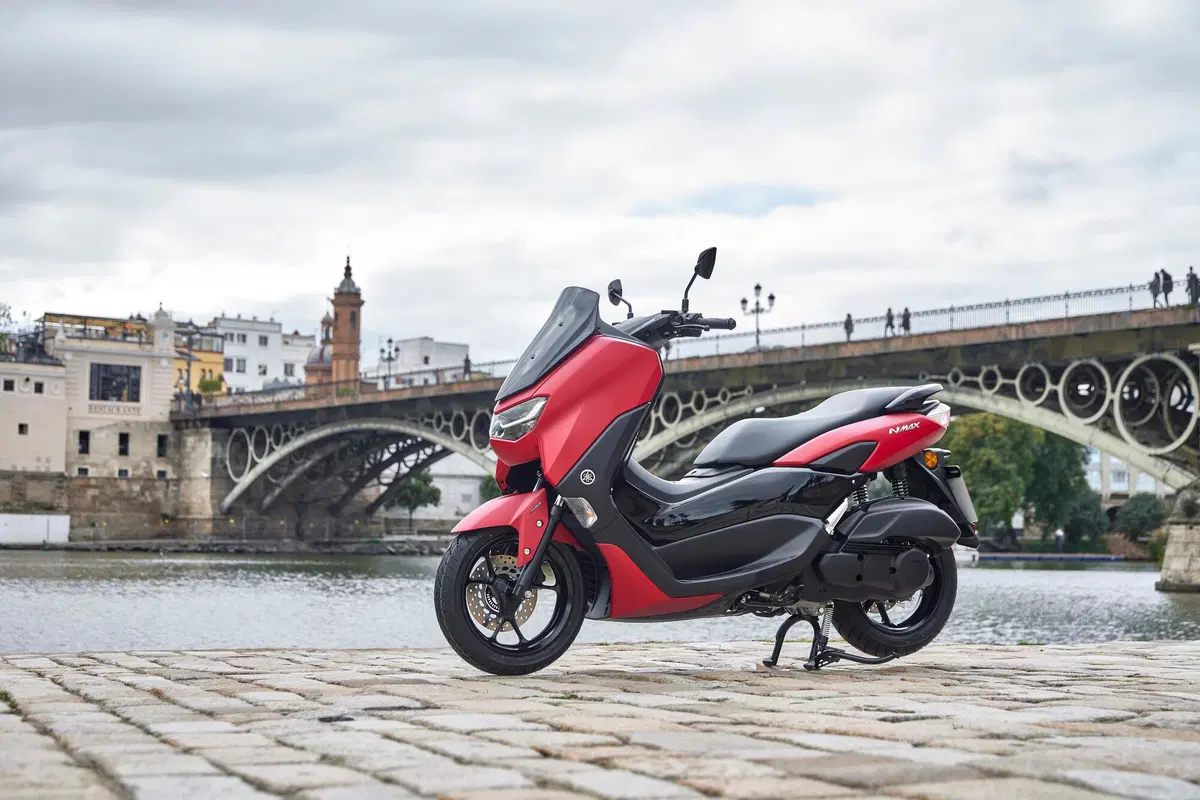 Yamaha NMAX 125 (10)