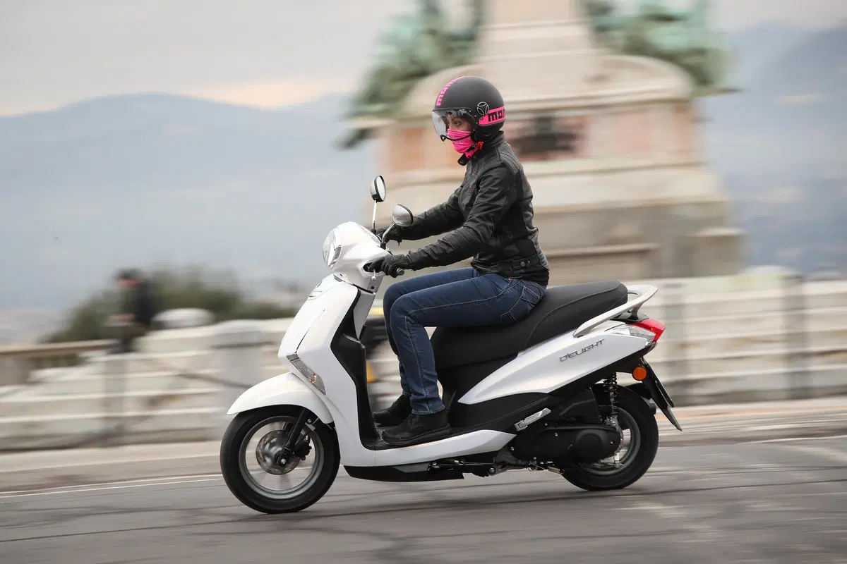 Yamaha D'Elight 125 (8)