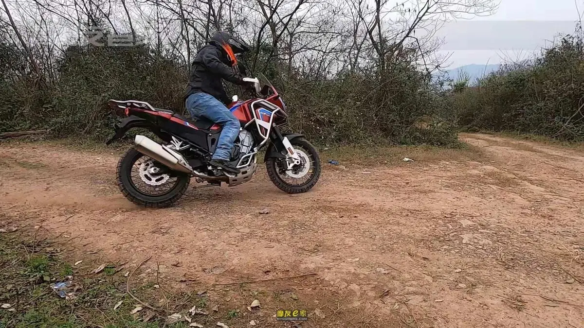 L'Africa Twin 500 è fatta in Cina e si chiama Hengjian Dahaidao (23)
