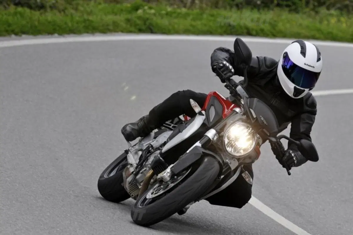 Michelin Pilot Power Supersport e Pilot Power 3 (7)