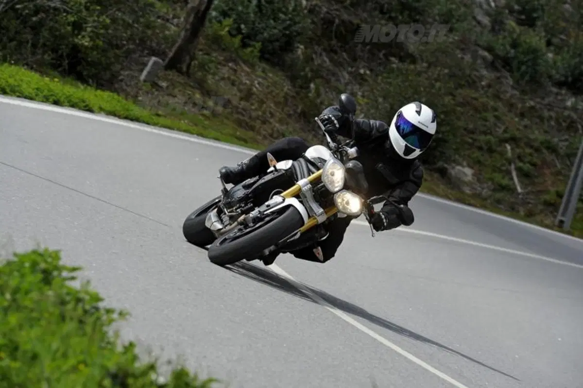 Michelin Pilot Power Supersport e Pilot Power 3 (8)