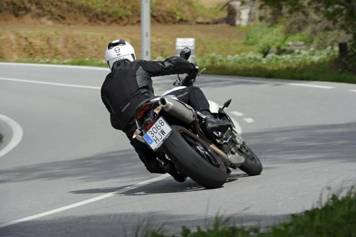Michelin Pilot Power Supersport e Pilot Power 3 (9)
