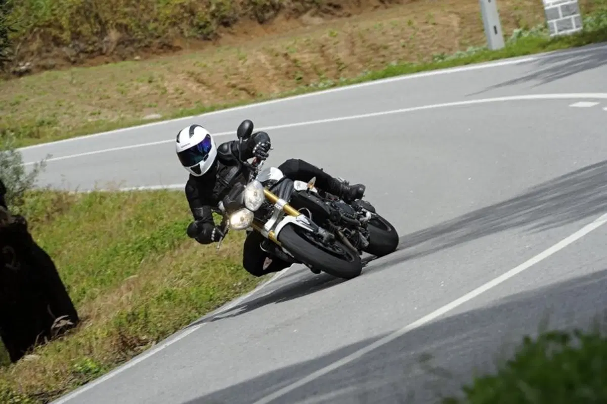 Michelin Pilot Power Supersport e Pilot Power 3 (10)
