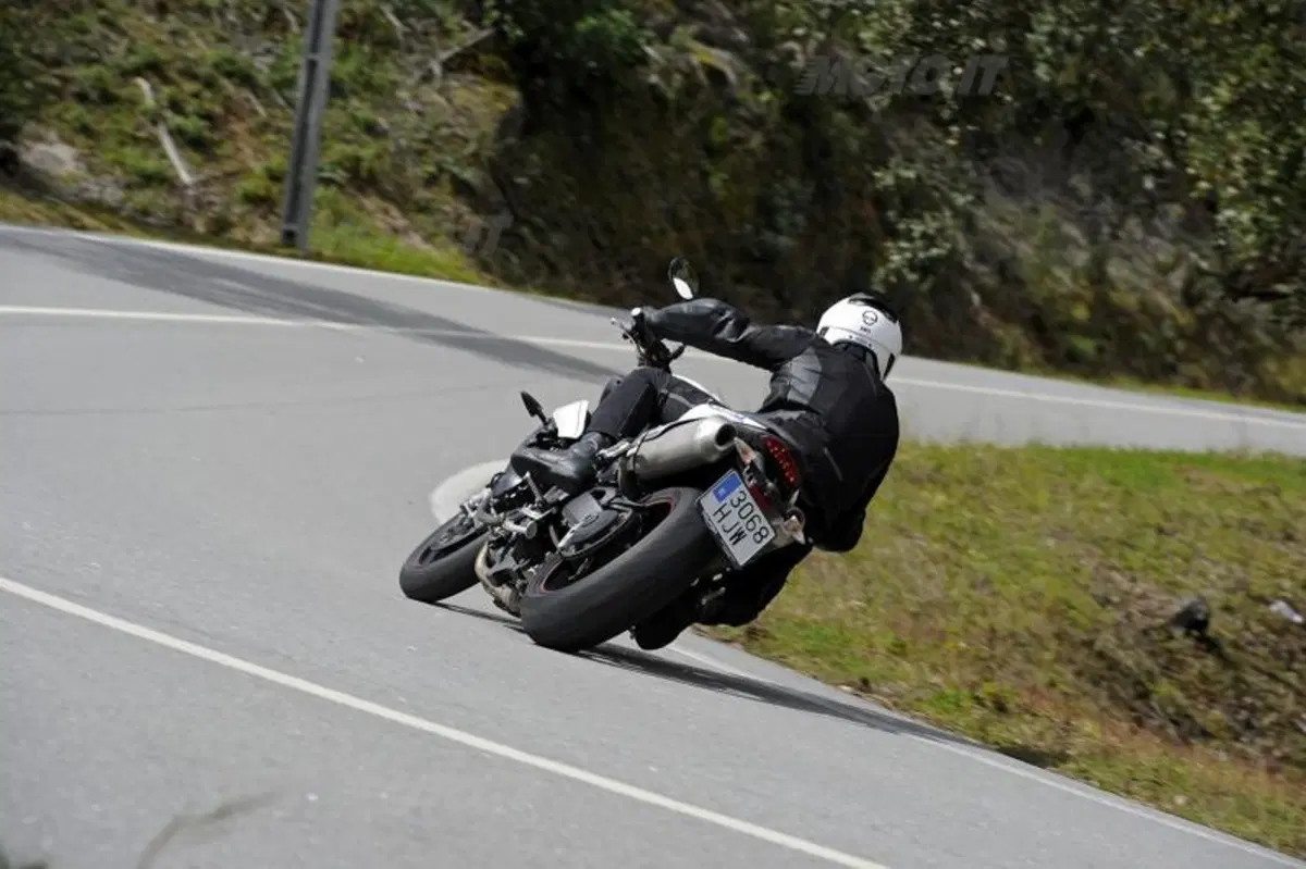 Michelin Pilot Power Supersport e Pilot Power 3 (11)