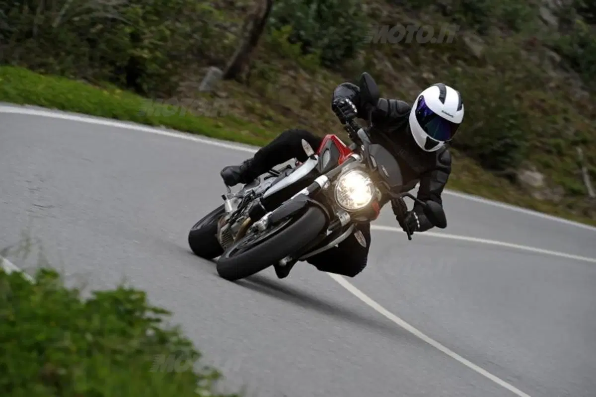 Michelin Pilot Power Supersport e Pilot Power 3 (12)