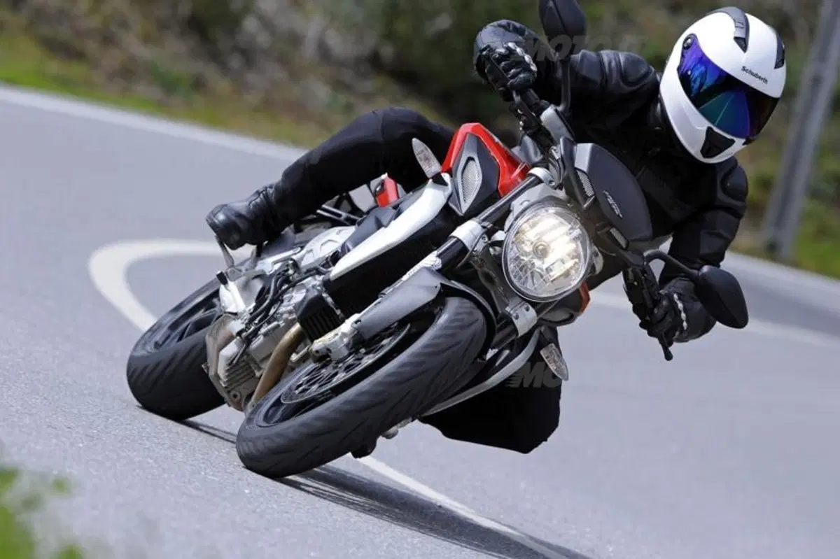Michelin Pilot Power Supersport e Pilot Power 3 (13)