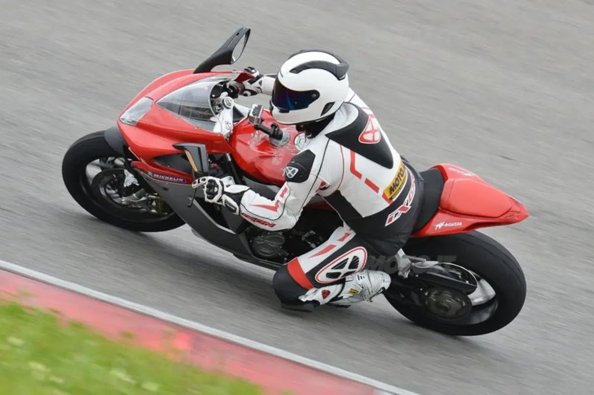 Michelin Pilot Power Supersport e Pilot Power 3 (20)