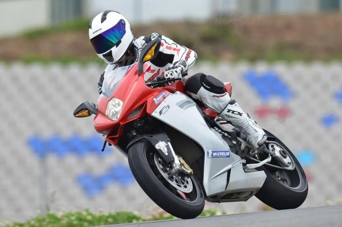 Michelin Pilot Power Supersport e Pilot Power 3 (21)