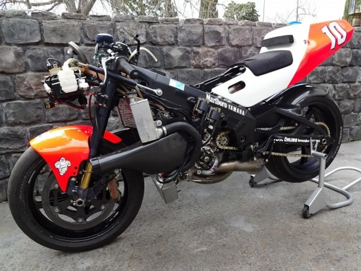 Avete 200.000 $ per una Yamaha 500 da GP? (7)