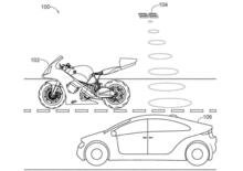 Honda brevetta la moto con il drone integrato