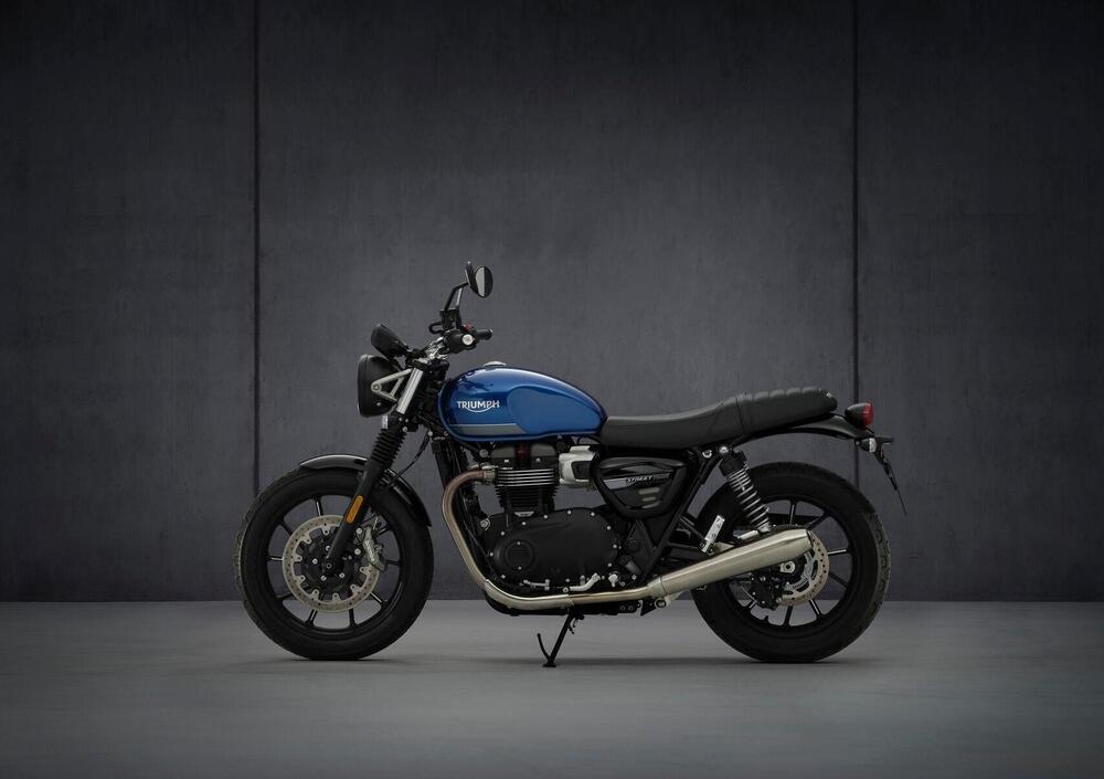 Triumph Street Twin 900 (2021 - 22) (3)