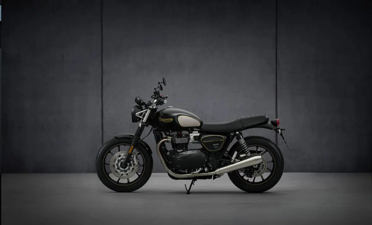 Triumph Street Twin Street Twin 900 (2021 - 22) (4)