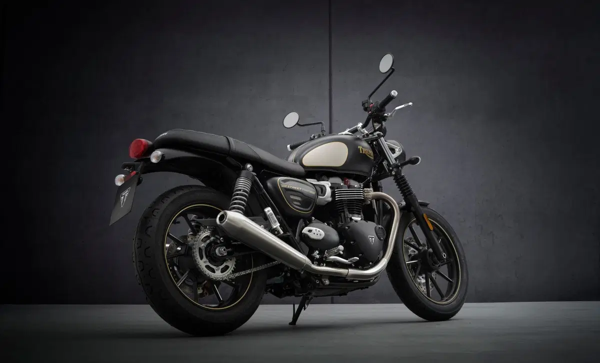 Triumph Street Twin Street Twin 900 (2021 - 22) (9)