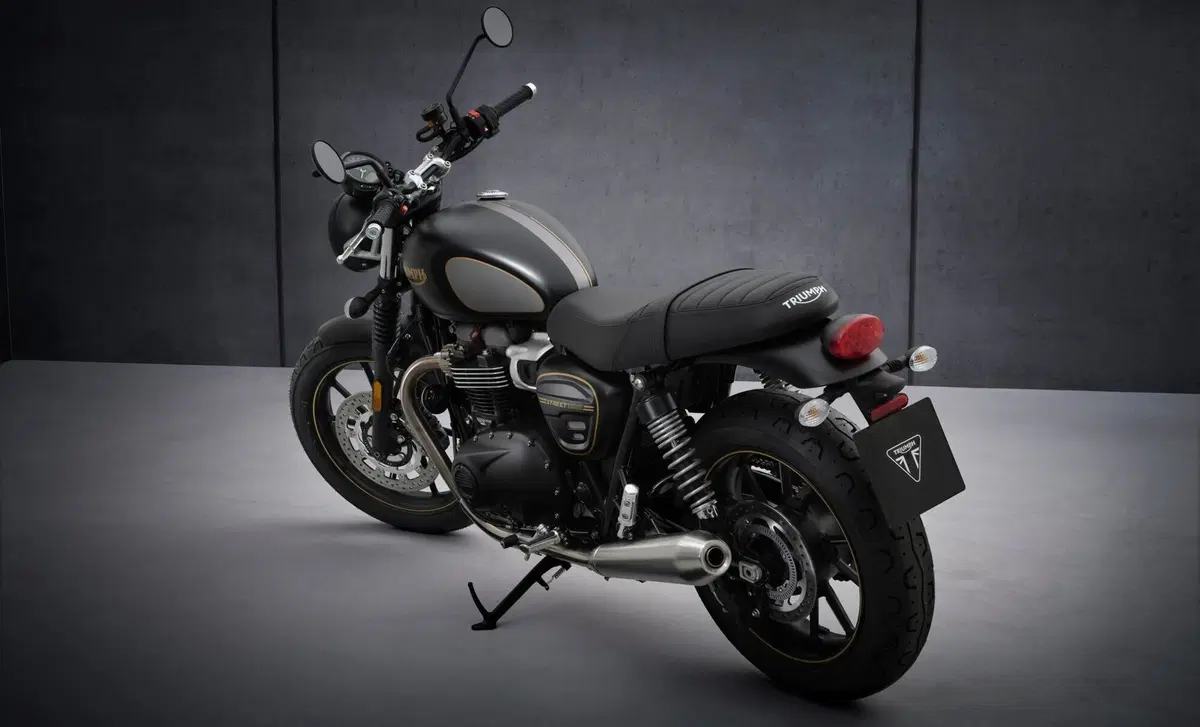 Triumph Street Twin Street Twin 900 (2021 - 22) (10)