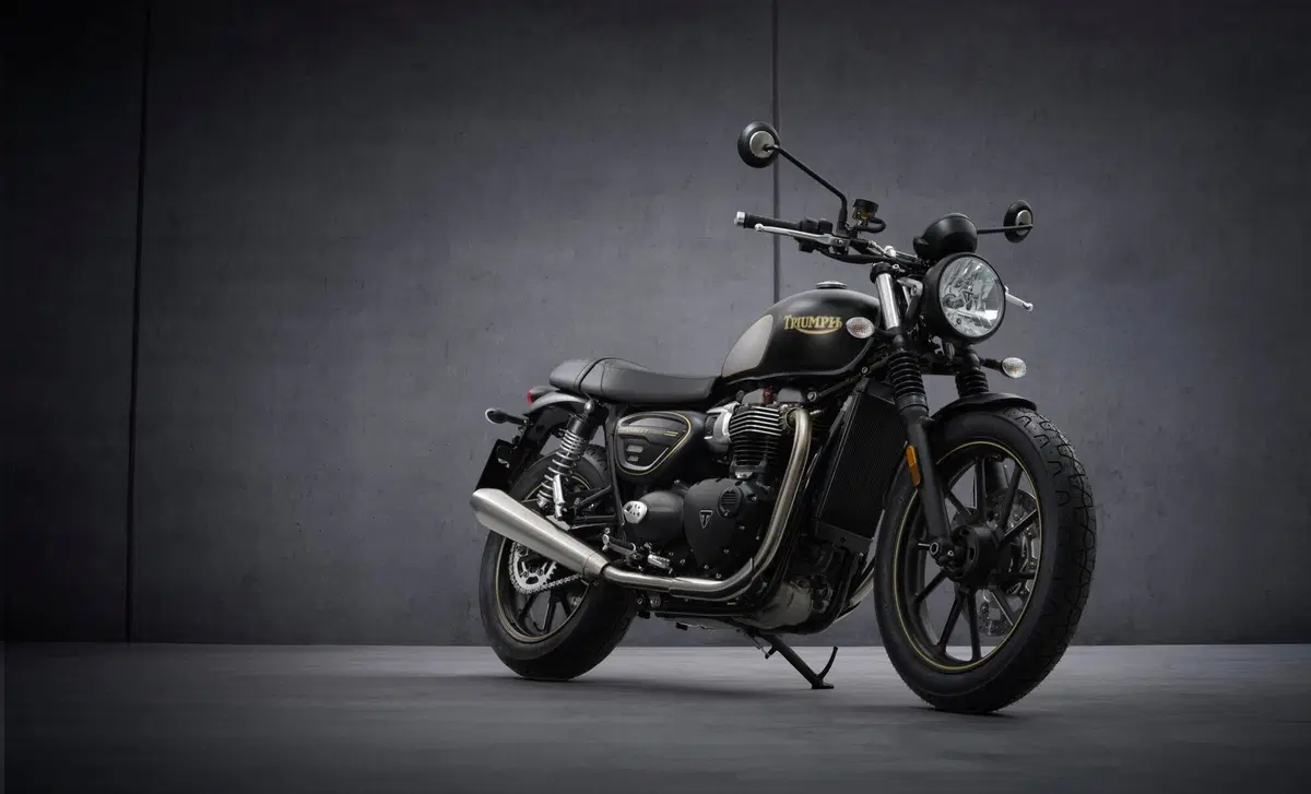 Triumph Street Twin Street Twin 900 (2021 - 22) (12)