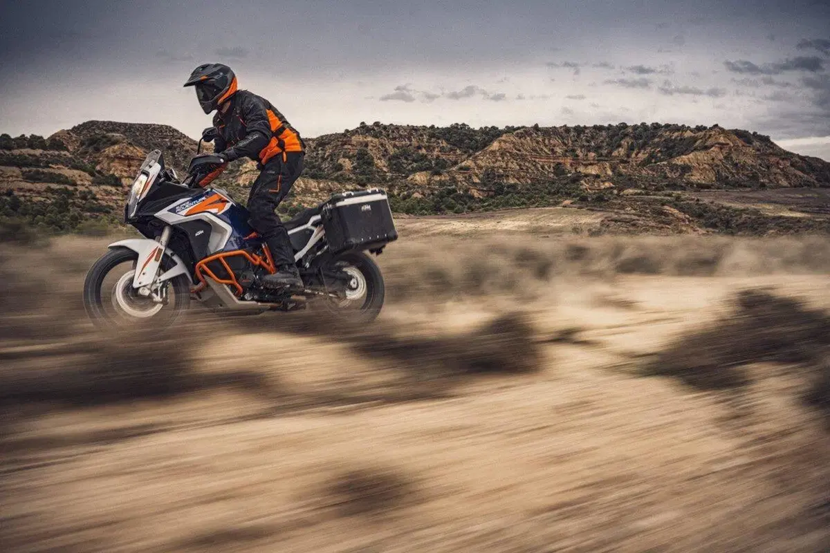 Nuova KTM 1290 Super Adventure R 2021 (3)