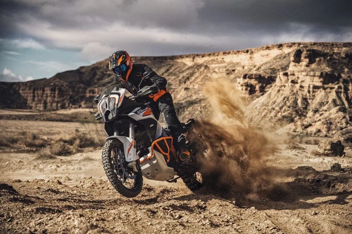Nuova KTM 1290 Super Adventure R 2021 (2)