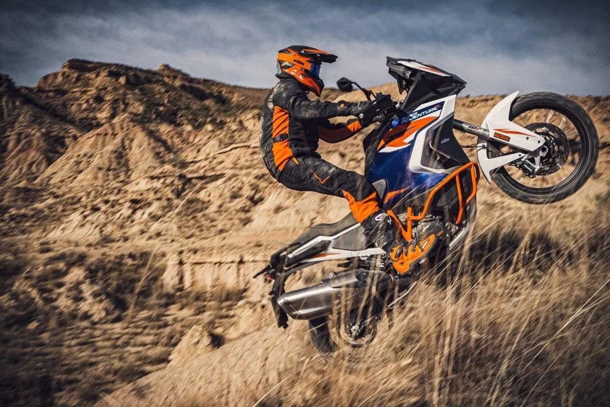 Nuova KTM 1290 Super Adventure R 2021