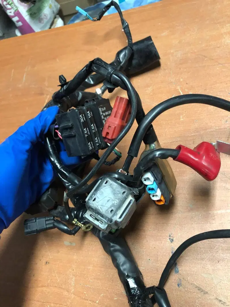 Impianto elettrico Honda CB650F '13-'16 (2)