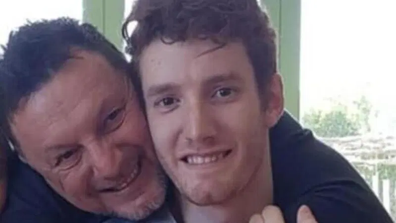 L'addio a Fausto Gresini del figlio Lorenzo: "Il destino &egrave; stato davvero crudele con te"