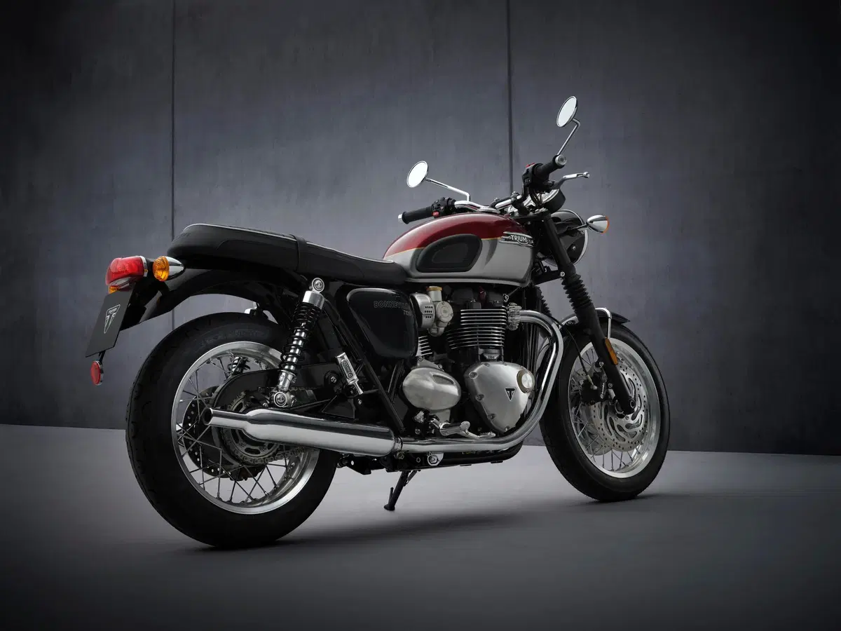 Triumph Bonneville T 120 e T 120 Black 2021 (5)