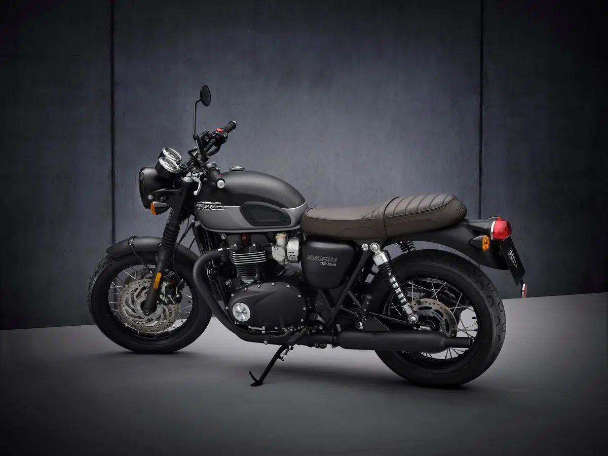 Triumph Bonneville T 120 e T 120 Black 2021 (9)