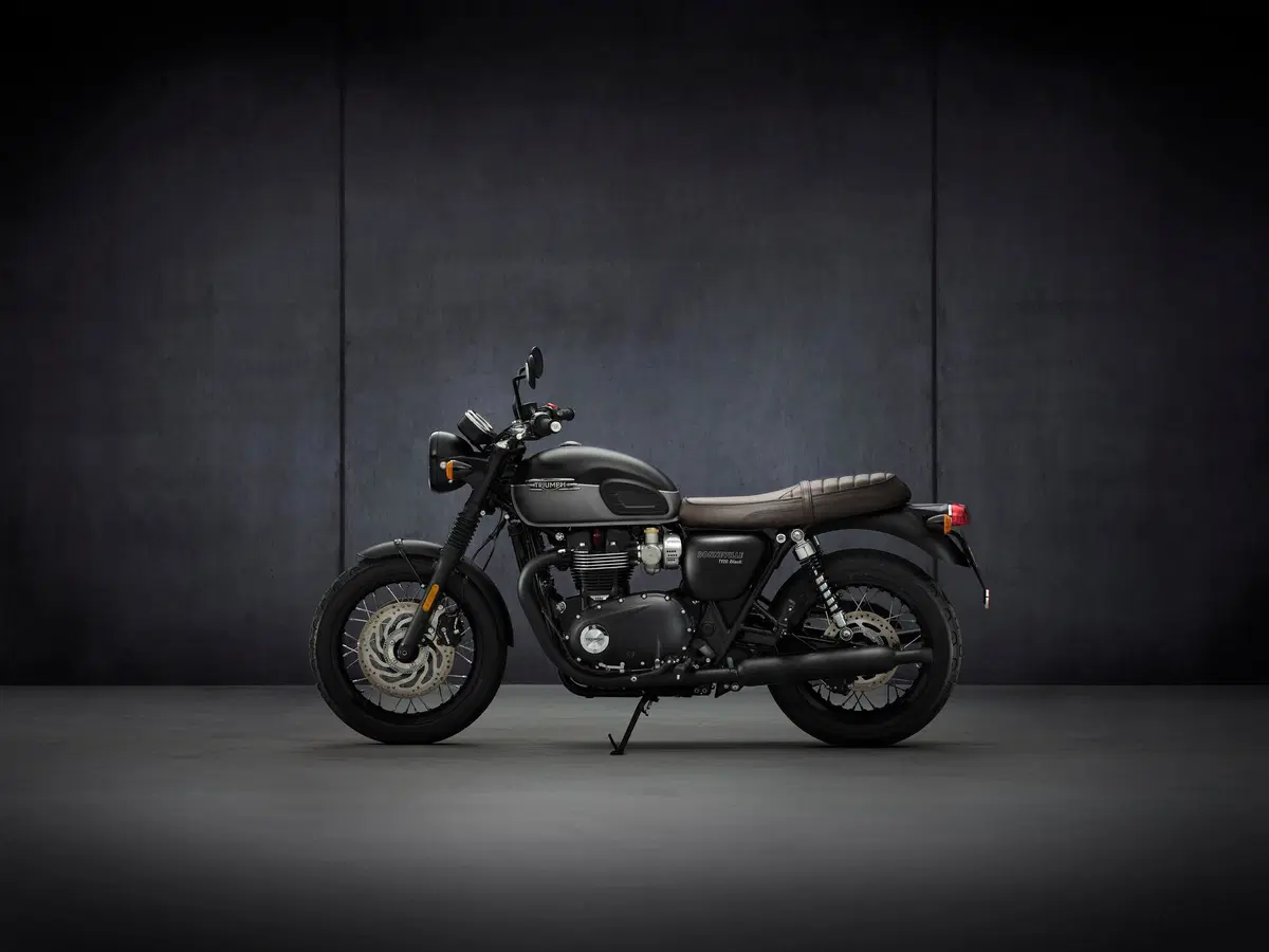 Triumph Bonneville T 120 e T 120 Black 2021 (11)